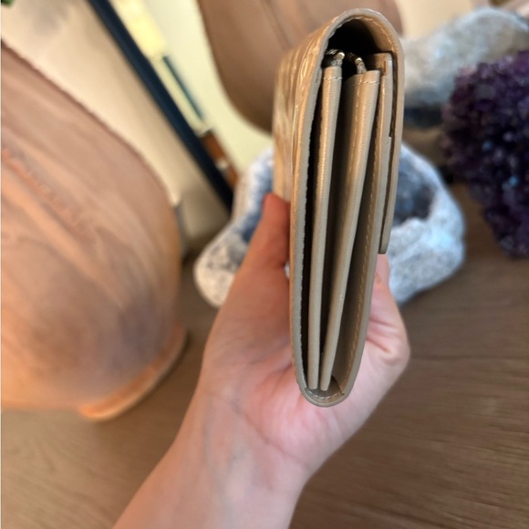 Louis Vuitton Sarah leather wallet - Picture 9 of 11